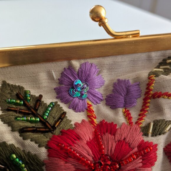 Marco Avane White Beaded Embroidered Clutch - Picture 11 of 11
